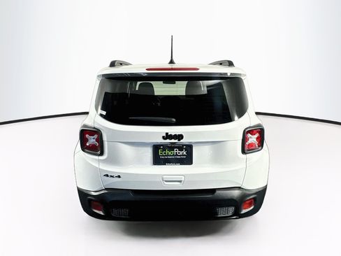 Used 2023 Jeep Renegade Latitude AWD/4WD image 7