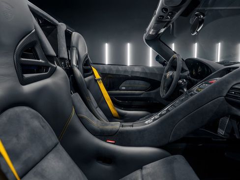 Used 2005 Porsche Carrera GT RWD image 14
