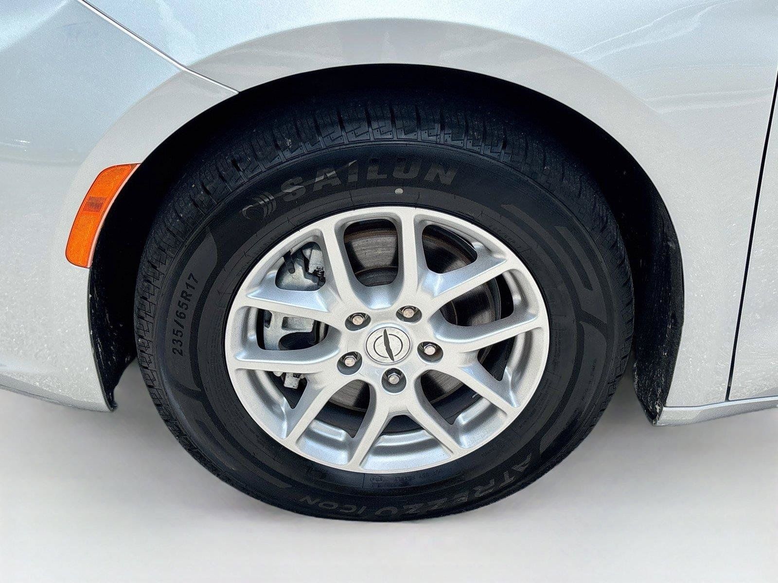 Used 2023 Chrysler Pacifica Touring-L FWD image 31