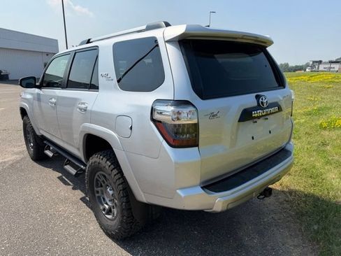 Used 2018 Toyota 4Runner TRD Off-Road Premium w/ TRD Performance Package AWD/4WD image 8