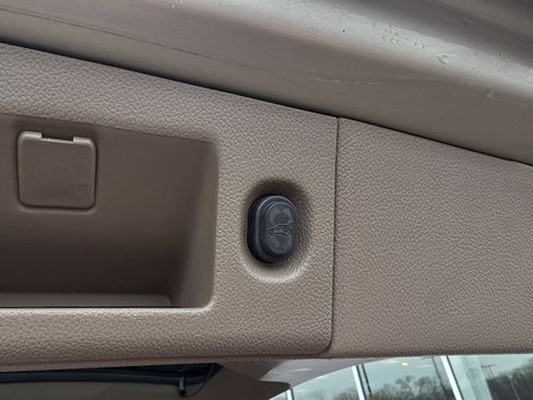 Used 2015 Chevrolet Tahoe LT image 34