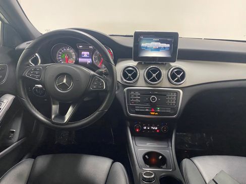 Used 2017 Mercedes-Benz GLA 250 image 11