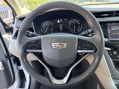 Used 2020 Cadillac XT6 Premium Luxury image 30