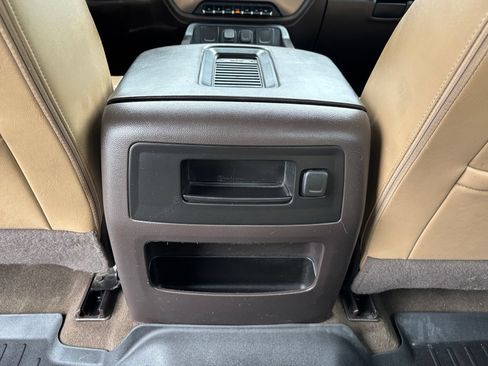 Used 2018 GMC Sierra 2500 Denali w/ Duramax Plus Package AWD/4WD image 21