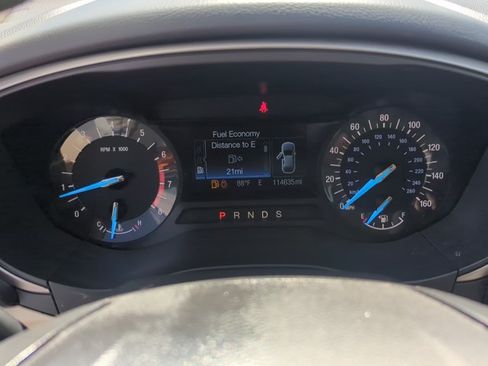 Used 2015 Ford Fusion SE FWD image 10