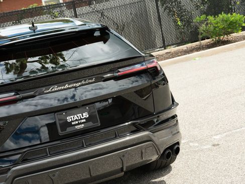 Used 2024 Lamborghini Urus Performante AWD/4WD image 12