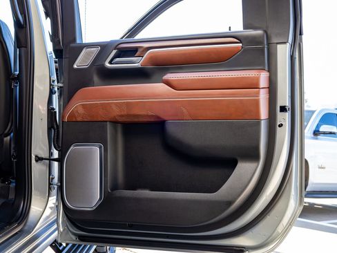 Used 2026 GMC Sierra 3500 Denali Ultimate image 39