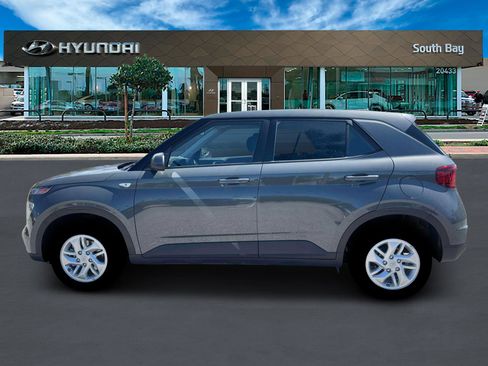 New 2026 Hyundai Venue SE image 3
