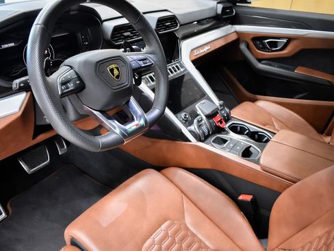 Used 2022 Lamborghini Urus AWD/4WD image 21