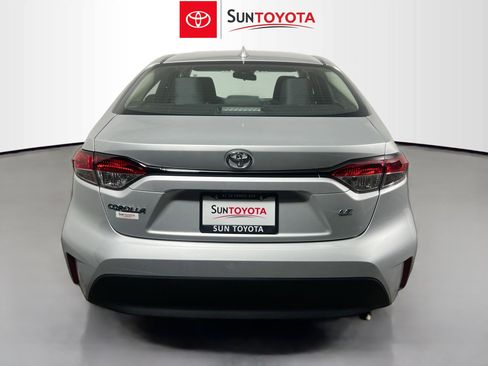 Used 2025 Toyota Corolla LE FWD image 5