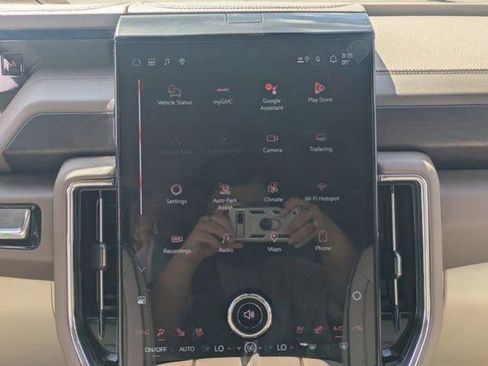 New 2026 GMC Yukon XL Denali w/ Denali Reserve Package RWD image 18