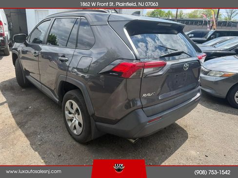 Used 2019 Toyota RAV4 LE w/ All Weather Liner Package AWD/4WD image 5
