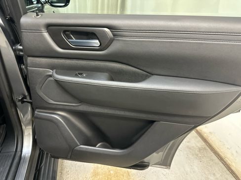 Certified 2025 Nissan Armada SV AWD/4WD image 31