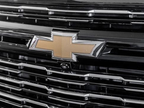 Used 2025 Chevrolet Suburban High Country w/ Sun And Tow Package image 20