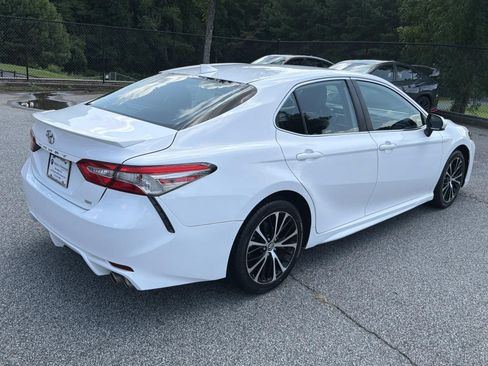 Used 2019 Toyota Camry SE FWD image 7