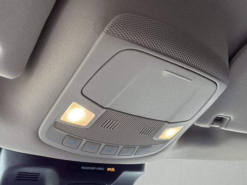 Used 2023 Ford Expedition XLT image 23