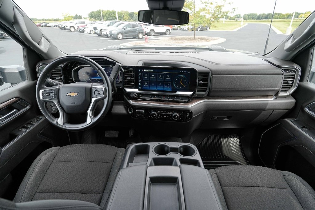 Used 2025 Chevrolet Silverado 2500 LT w/ Convenience Package AWD/4WD image 28