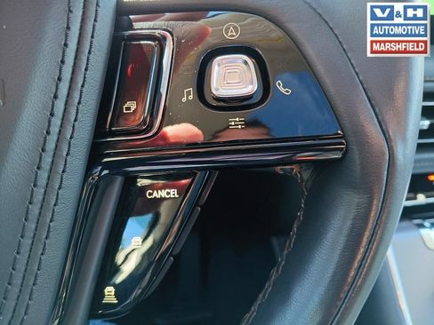 Used 2025 Lincoln Aviator AWD image 6