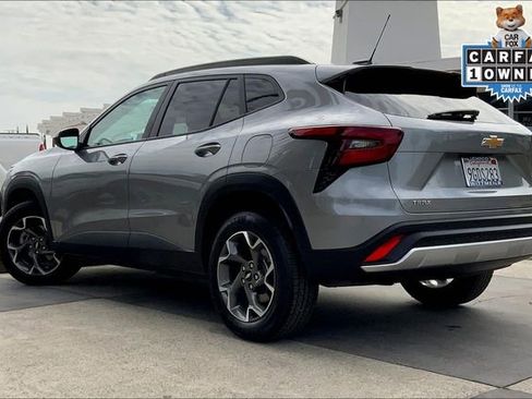 Used 2024 Chevrolet Trax LT w/ Driver Confidence Package image 12