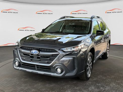 Used 2024 Subaru Outback Premium AWD/4WD image 1
