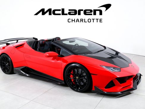 Used 2020 Lamborghini Huracan EVO AWD/4WD image 2