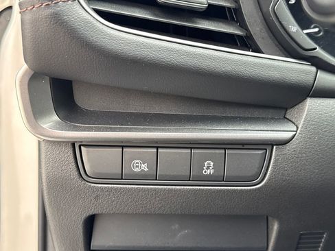 Used 2024 MAZDA MAZDA3 s image 29