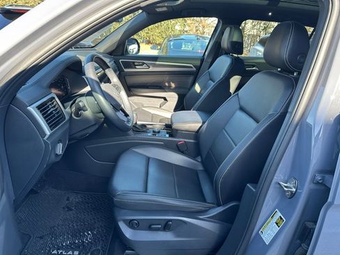 Used 2022 Volkswagen Atlas Cross Sport SE image 13