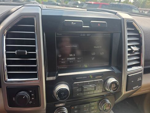 Used 2015 Ford F150 Lariat w/ Equipment Group 502A Luxury AWD/4WD image 15