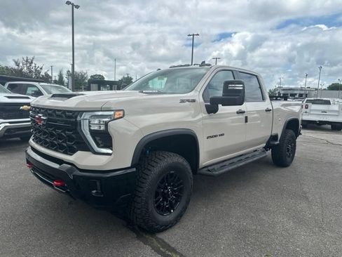 New 2026 Chevrolet Silverado 2500 ZR2 w/ LPO, Dark Essentials Package AWD/4WD image 7
