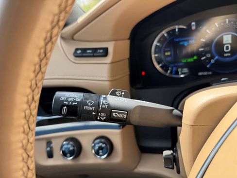 Used 2019 Cadillac Escalade ESV Platinum AWD/4WD image 20