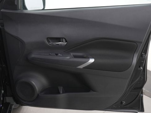 Used 2023 Nissan Kicks SV image 10