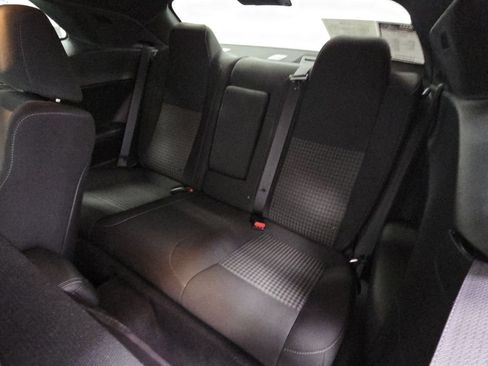 Used 2019 Dodge Challenger R/T w/ Driver Convenience Group RWD image 30