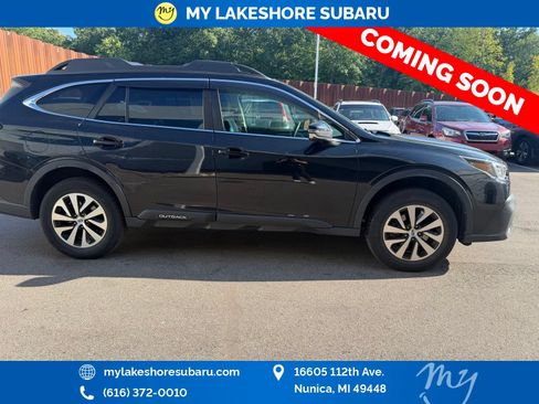 Used 2022 Subaru Outback Premium AWD/4WD image 3