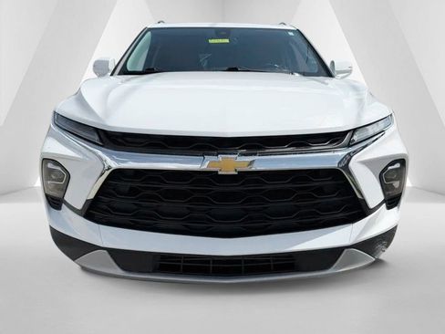 Used 2024 Chevrolet Blazer LT AWD/4WD image 2