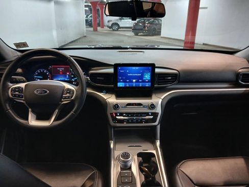 Used 2021 Ford Explorer XLT w/ Equipment Group 202A image 34