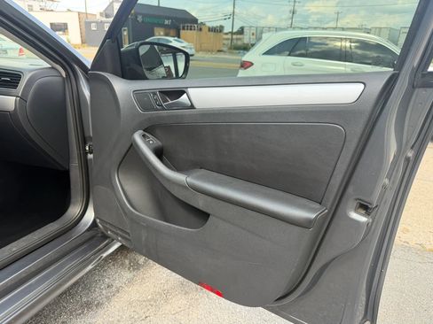 Used 2013 Volkswagen Jetta SE FWD image 7
