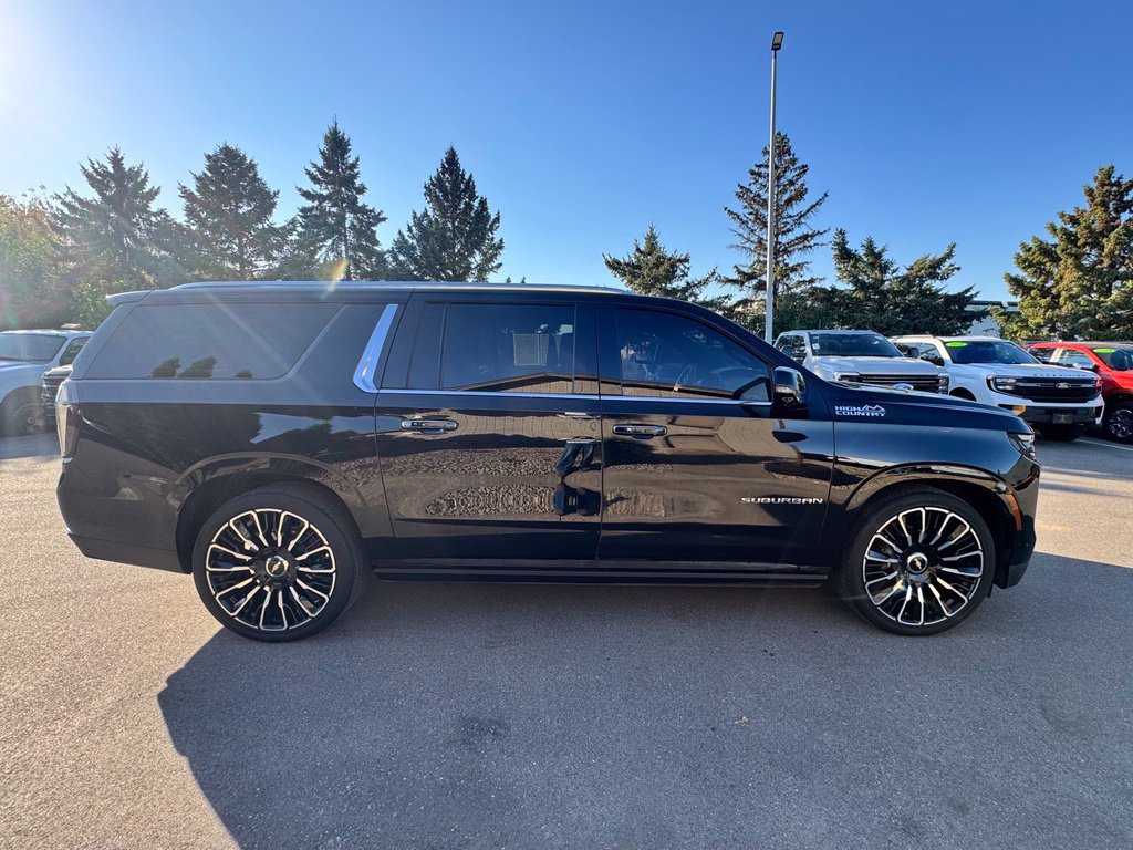 Used 2025 Chevrolet Suburban High Country AWD/4WD image 7