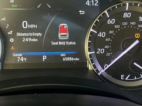 Used 2022 Toyota Highlander XLE image 28