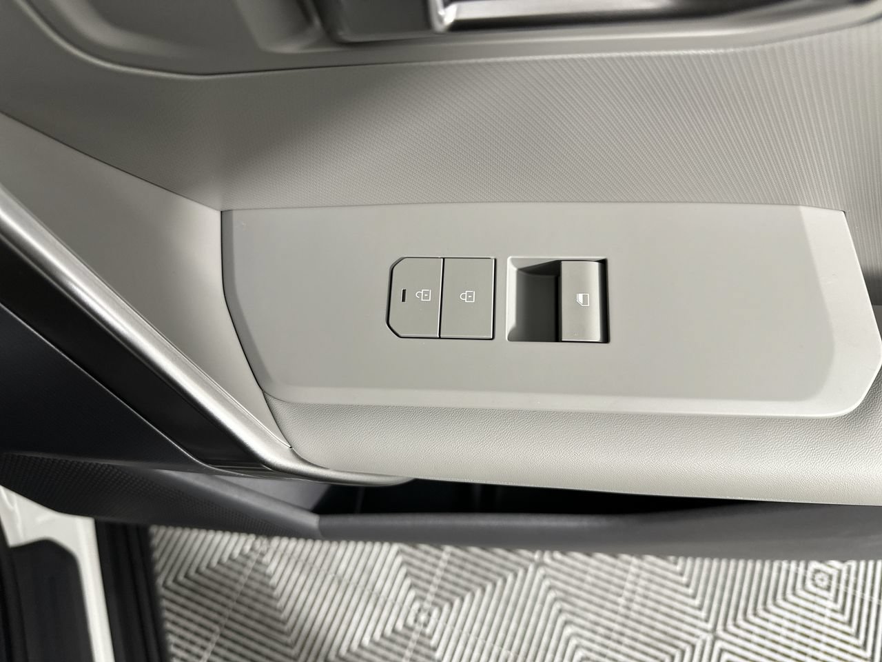New 2027 Kia Seltos S FWD image 13