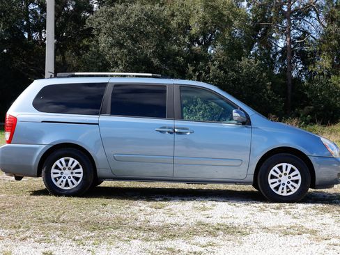 Used 2012 Kia Sedona LX image 13