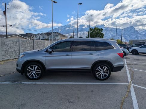 Used 2018 Honda Pilot Touring image 9
