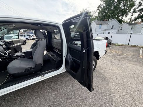 Used 2019 Toyota Tacoma SR RWD image 57