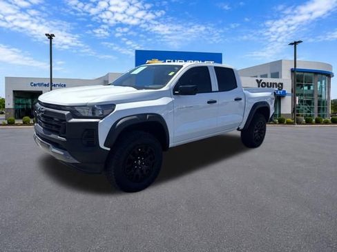 Used 2024 Chevrolet Colorado Trail Boss w/ Advanced Trailering Package AWD/4WD image 3