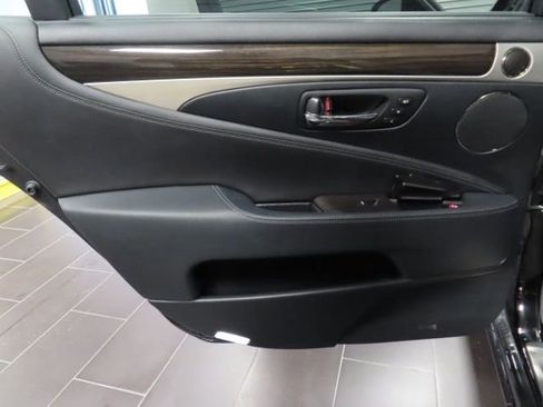 Used 2013 Lexus LS 460 L image 10