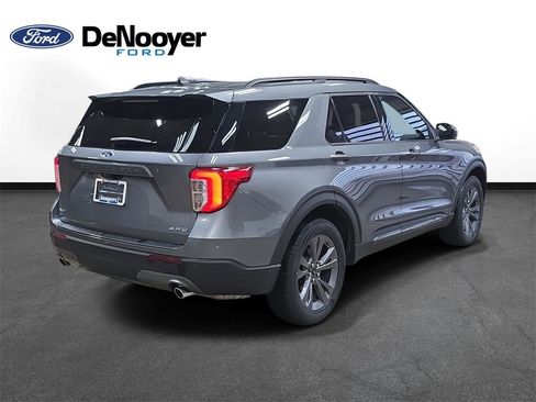 Used 2023 Ford Explorer XLT w/ Equipment Group 202A image 7