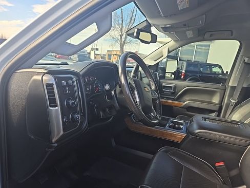 Used 2018 Chevrolet Silverado 2500 High Country w/ Duramax Plus Package image 11