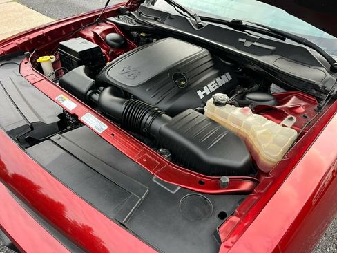 Used 2014 Dodge Challenger R/T RWD image 33