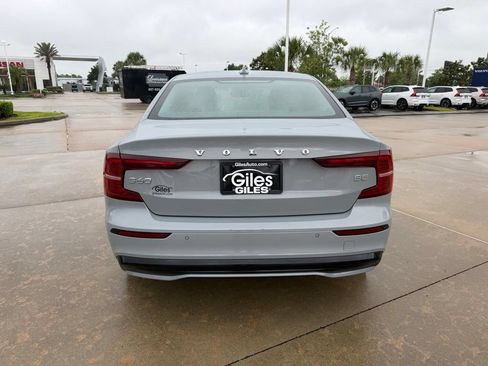 Used 2025 Volvo S60 B5 Core FWD image 4