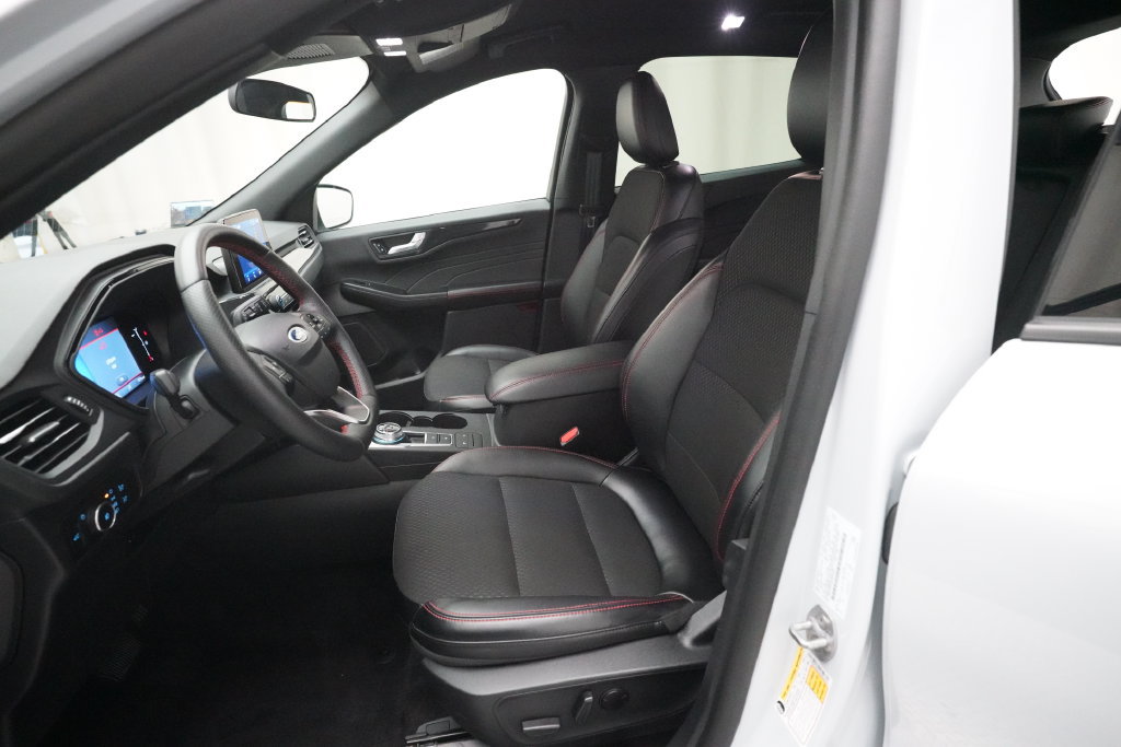Used 2025 Ford Escape ST-Line Select AWD/4WD image 7