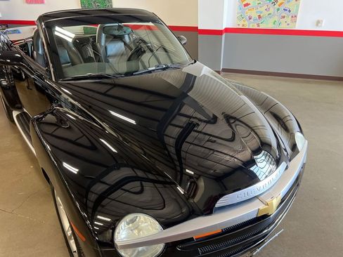 Used 2003 Chevrolet SSR w/ Preferred Equipment Group image 60